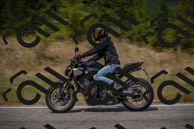 20250802124545-_5006742_am_