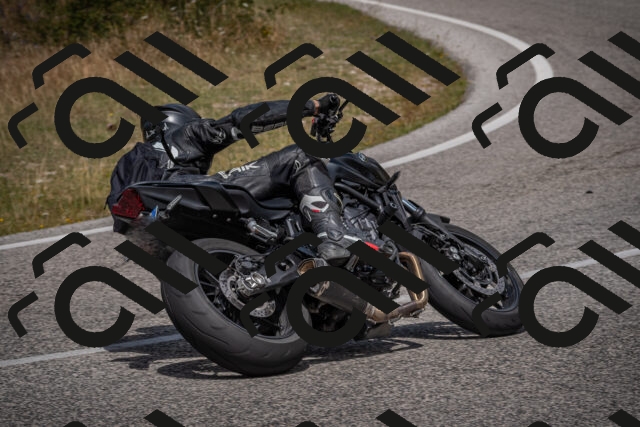 20250802125202-_5006852_am_