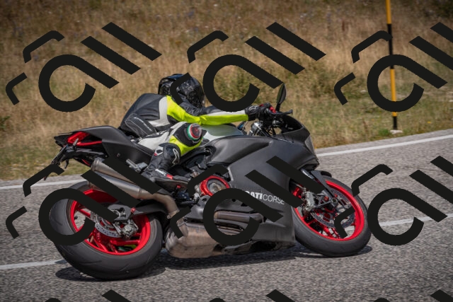 20250802125834-_5006989_am_