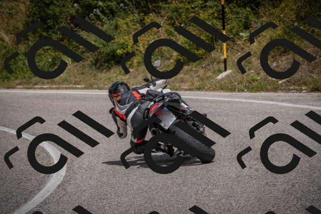 20250802125845-_5007001_am_