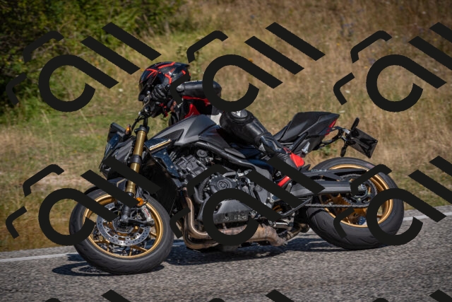 20250803110159-_5007880_am_