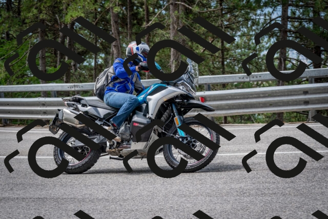 202508031137-DSC_3411-2_c2