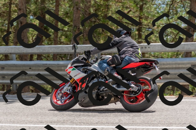 202508031421-DSC_2669_c4_