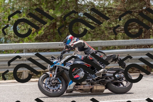 202508031425-DSC_2701_c4_