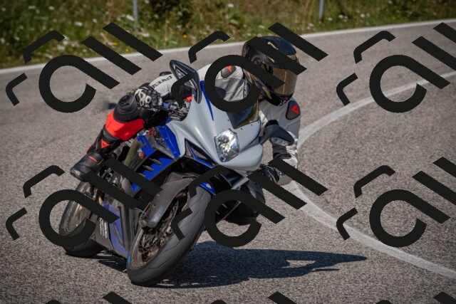 20250809102542-_5009776_am_