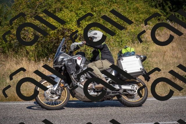 20250809103747-_5009854_am_