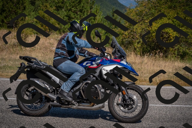 20250809103923-_5009860_am_