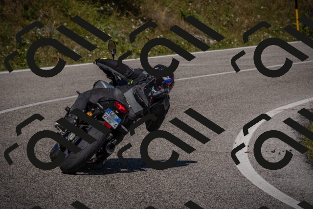 20250809104123-_5009878_am_