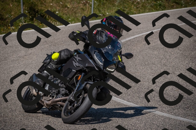 20250809104646-_5009896_am_