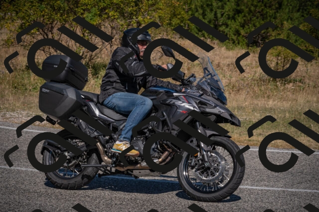 20250809104840-_5009906_am_