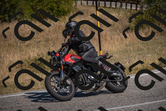 20250809104943-_5009923_am_