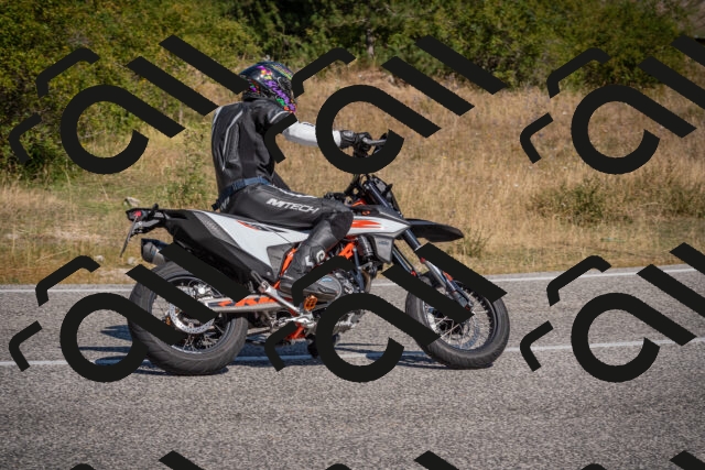 20250809105042-_5009942_am_