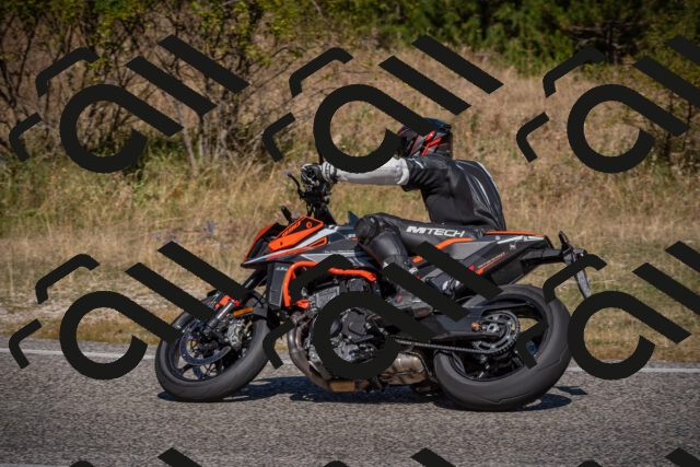 20250809105224-_5009963_am_