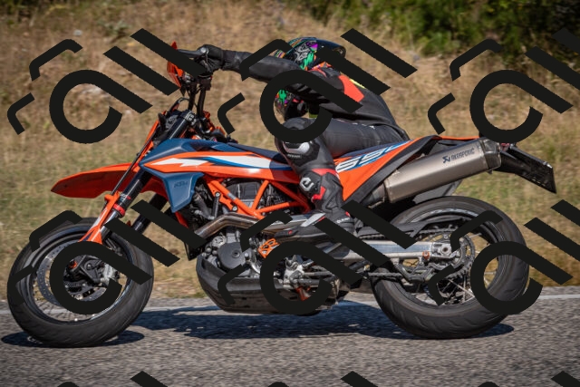 20250809105254-_5009970_am_