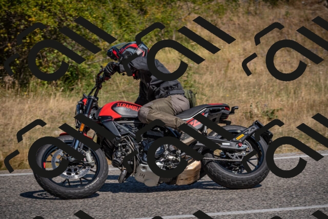 20250809105257-_5009974_am_