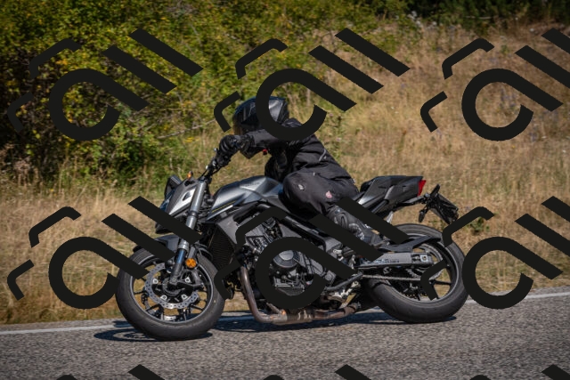 20250809105259-_5009977_am_