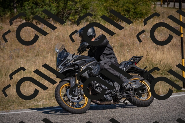 20250809105657-_5000024_am_