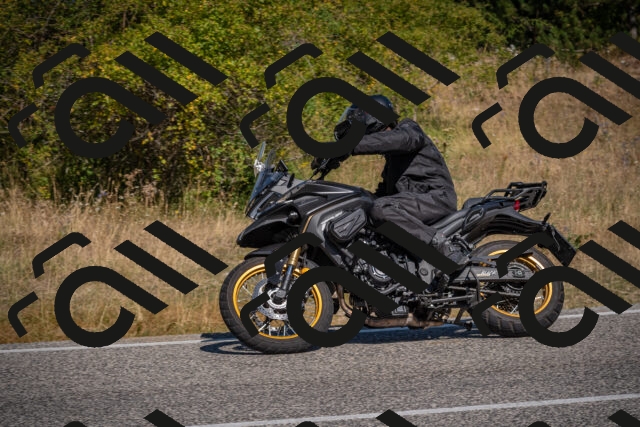 20250809105657-_5000025_am_