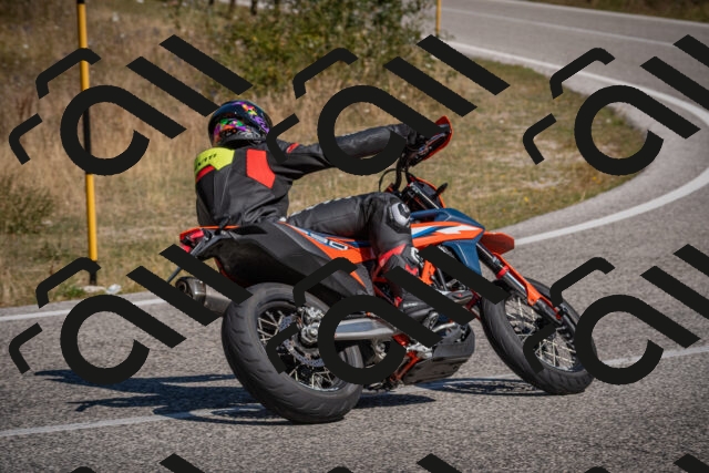 20250809105823-_5000036_am_