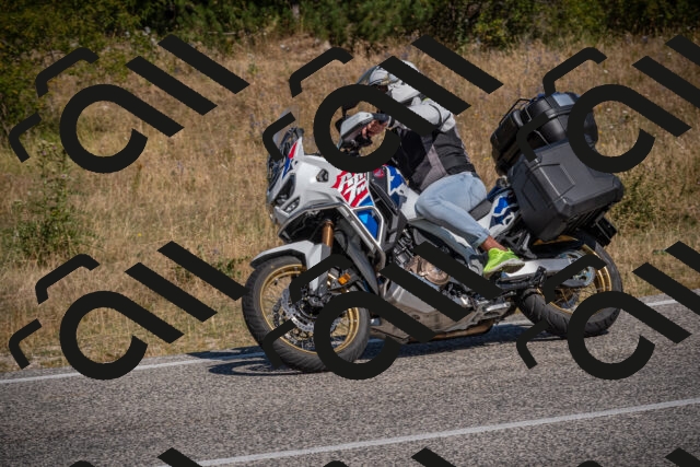 20250809110012-_5000066_am_