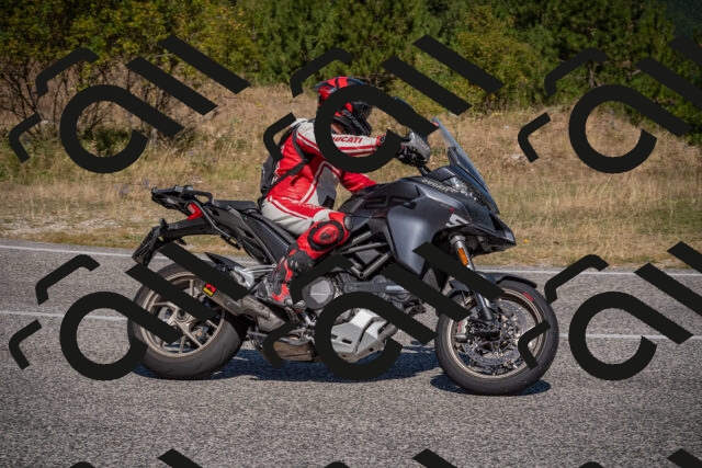 20250809110127-_5000083_am_