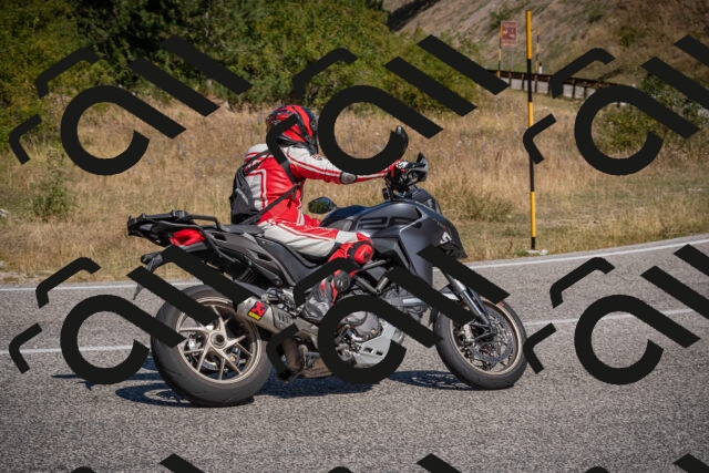 20250809110127-_5000085_am_