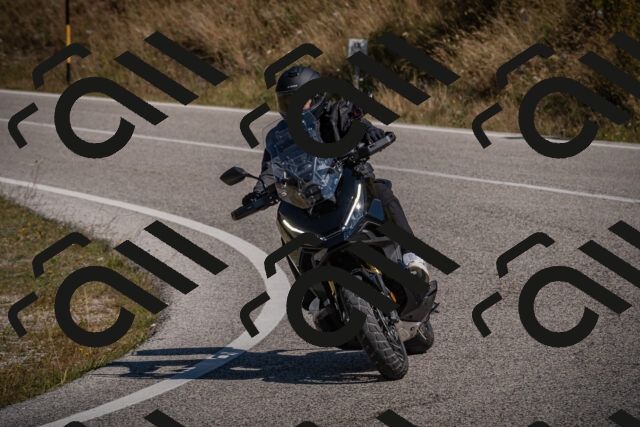 20250809110134-_5000086_am_