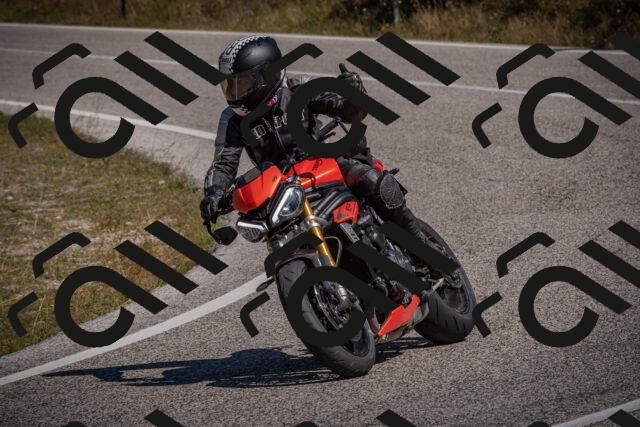 20250809110948-_5000160_am_