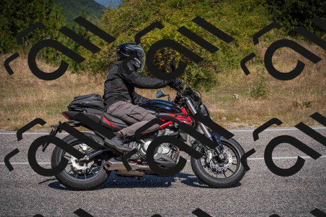 20250809111830-_5000214_am_