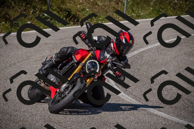 20250809112401-_5000239_am_