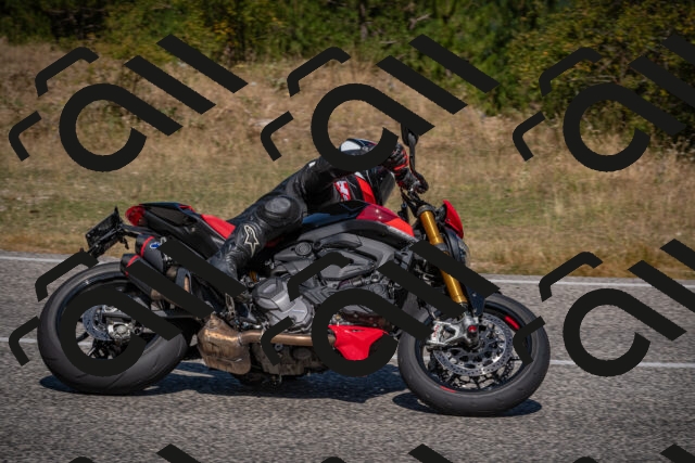 20250809112402-_5000240_am_