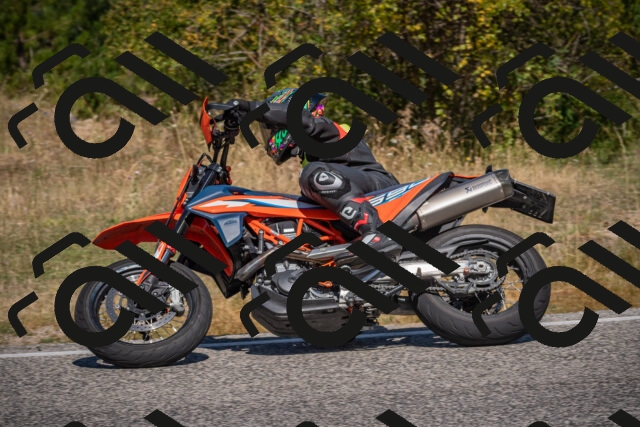 20250809112536-_5000255_am_