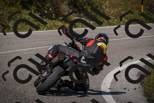 20250809112537-_5000257_am_