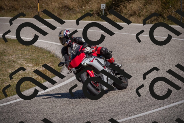 20250809112707-_5000265_am_