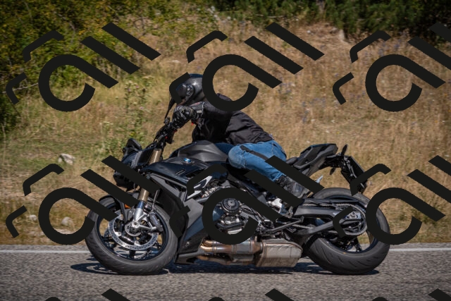 20250809112759-_5000280_am_