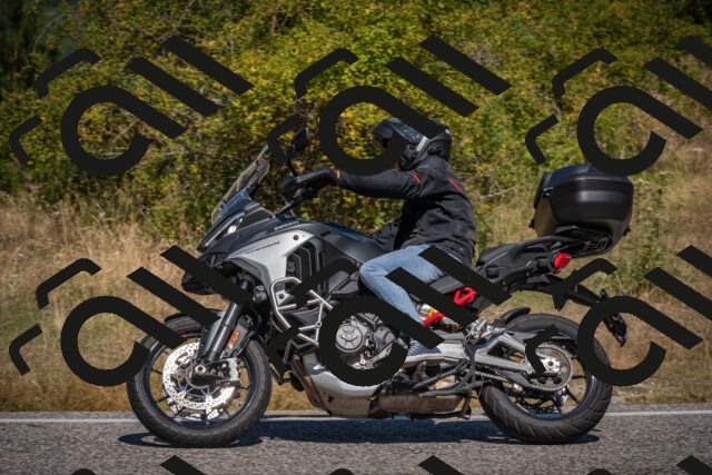 20250809112951-_5000293_am_