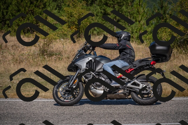 20250809112952-_5000294_am_