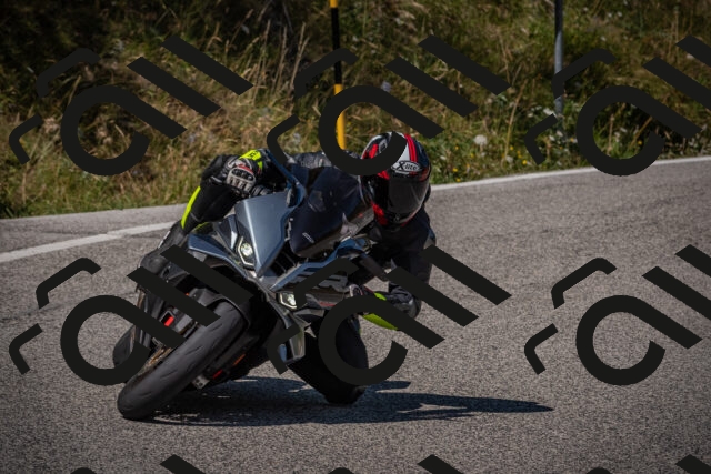 20250809113223-_5000310_am_