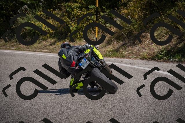 20250809113226-_5000313_am_