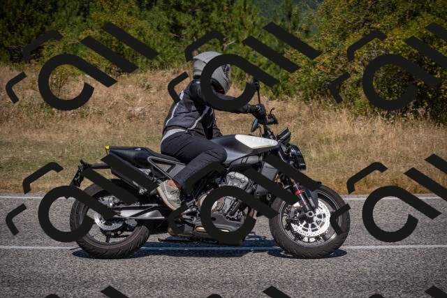 20250809113257-_5000319_am_