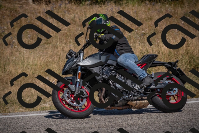 20250809113543-_5000327_am_