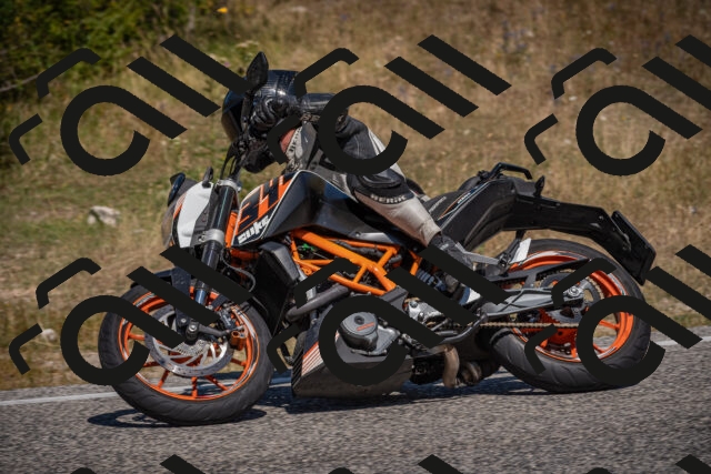 20250809114028-_5000380_am_