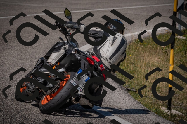 20250809114029-_5000381_am_