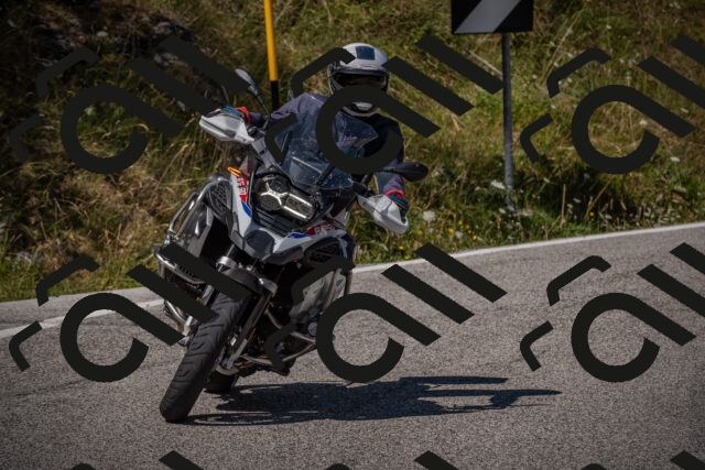 20250809114032-_5000384_am_