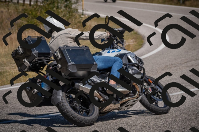 20250809114037-_5000391_am_