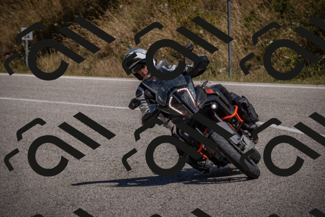 20250809114104-_5000404_am_