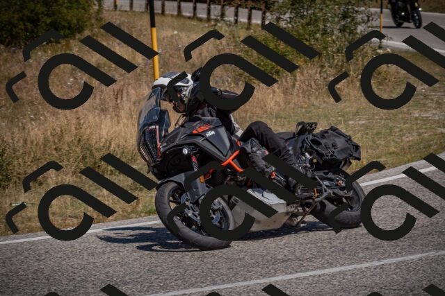 20250809114104-_5000405_am_