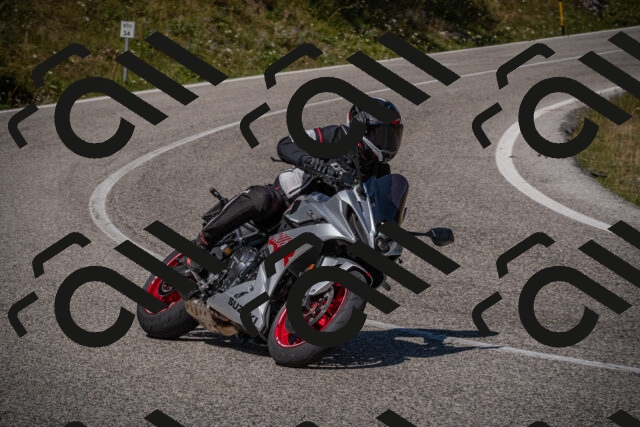 20250809114139-_5000426_am_