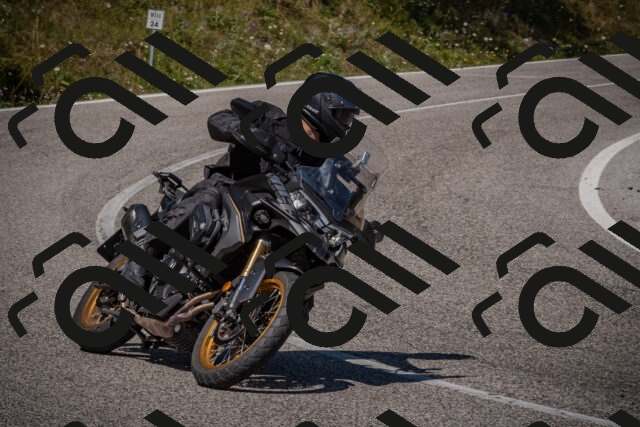 20250809114244-_5000448_am_