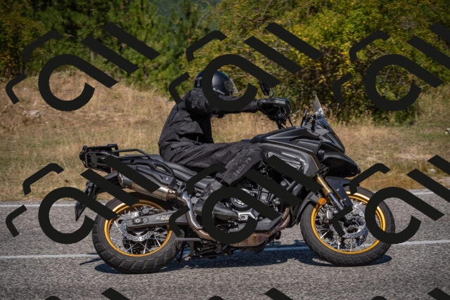 20250809114245-_5000450_am_